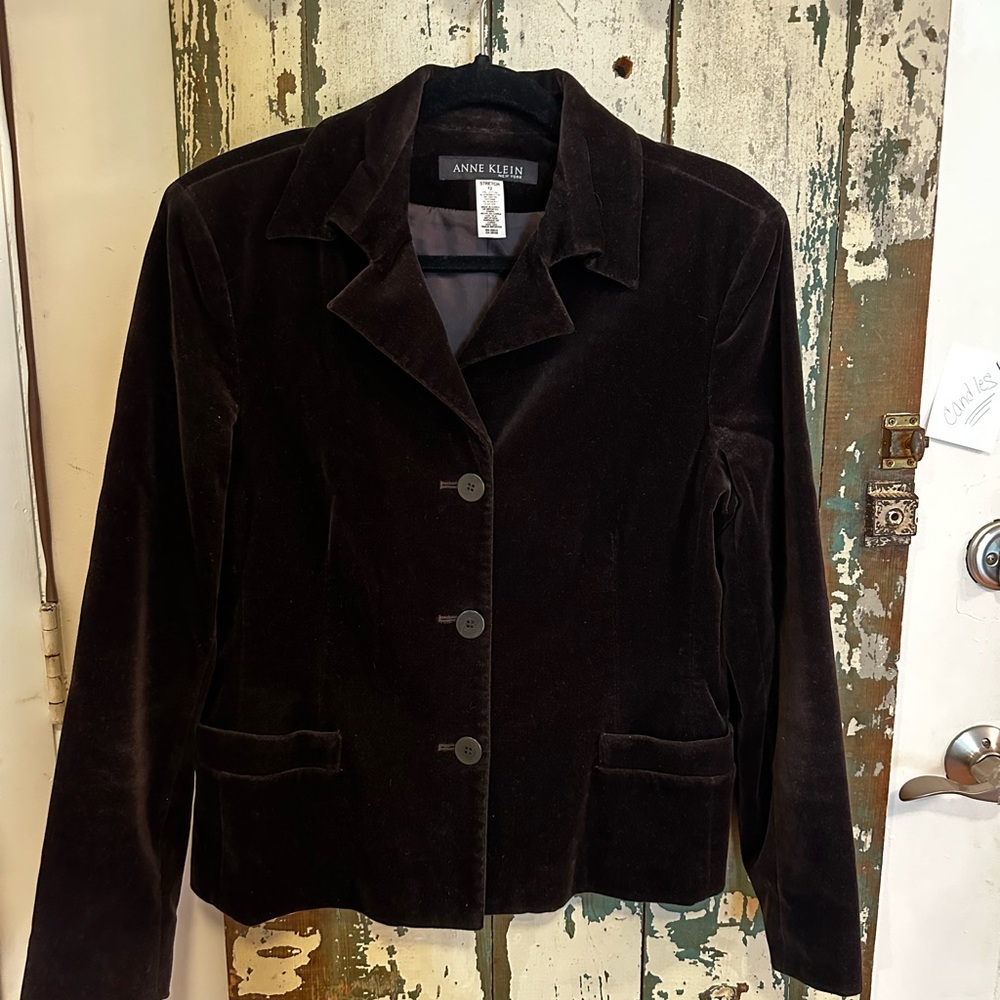 Anne Klein Brown Velvet Blazer with Notched Lapels